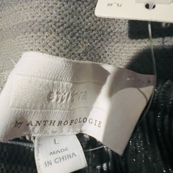 Elegant Metallic Stretchy pants - Picture 5 of 6